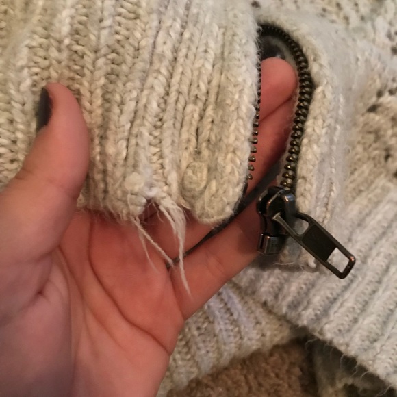 Oversized Zip-up Hooded Cardigan - Picture 5 of 5